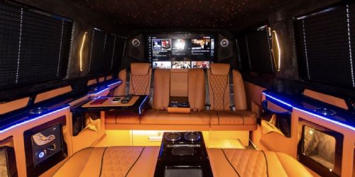 VIP V Class Luxury Vans Black Private (with internet television and car partition)